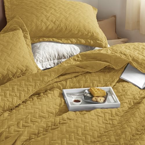 image for Bedsure Quilts Twin Size - Lightweight Bedspreads Twin Size with Baske