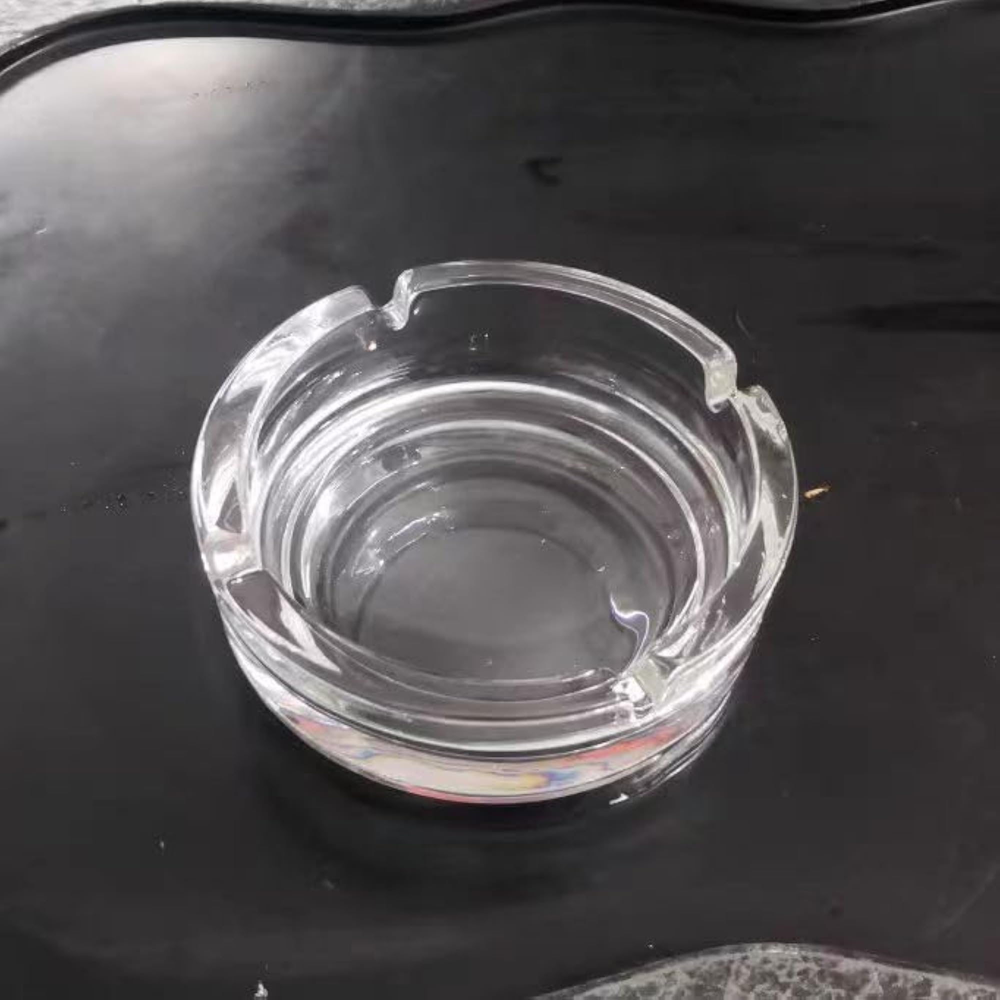 Round Glass Ashtray for Cigarettes and Cigars