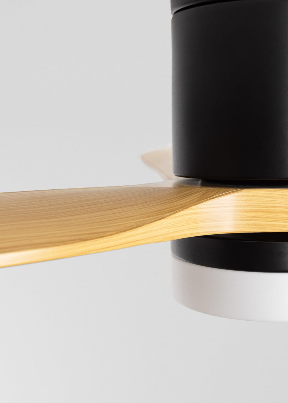 CREATE / WINDCALM L/Ventilador de techo ABS con luz negro aspas efecto madera clara con Wifi y mando / 40W, Silencioso, Ø152 cm, 6 velocidades, 3 temperaturas de luz, función verano-invierno