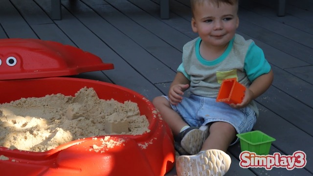 Amazon.com: Simplay3 Coastal Crab Fully Assembled Sandbox for Kids