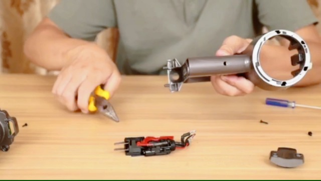 Pulsante di accensione per aspirapolvere Dyson V11/V10, Extra Forte Trigger  Interruttore di Alimentazione per aspirapolvere : Amazon.it: Casa e cucina