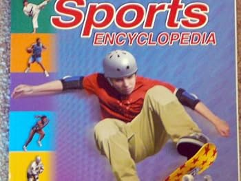 Paperback Scholastic Visual Sports Encyclopedia Book