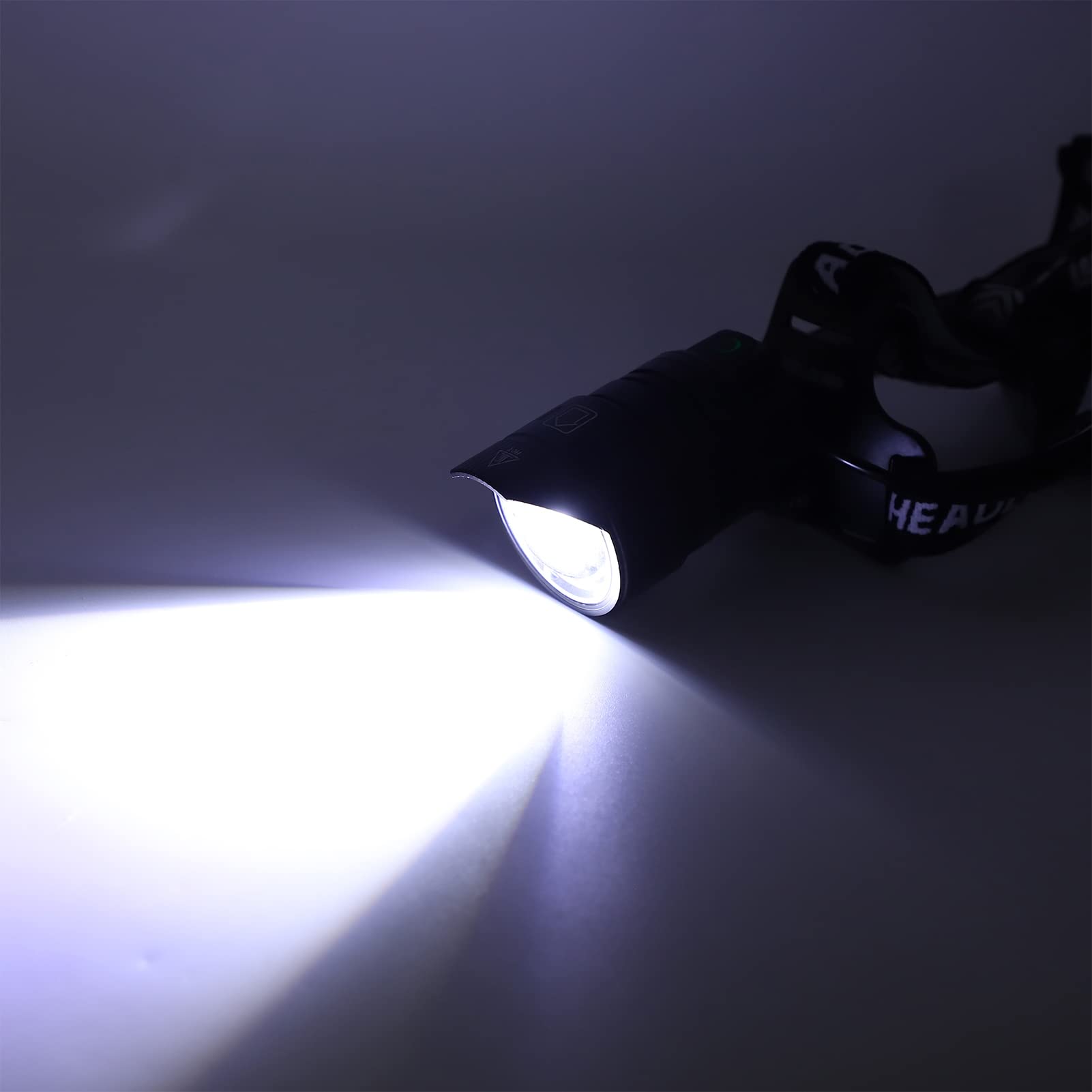 Torcia Frontale, Faro a LED, Fari Frontali Per La Fronte, Faro Esterno con Sensore di Movimento Torcia Frontale USB Ricaricabile a Luce Forte Per Escursionismo Campeggio
