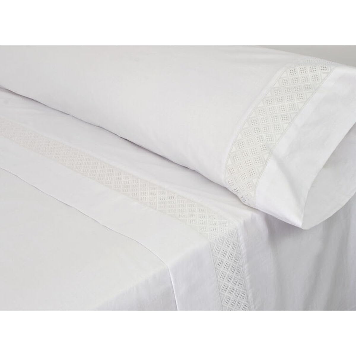 Parure de lit Pierre Cardin Elisa Blanc pour sublimer votre chambre 135