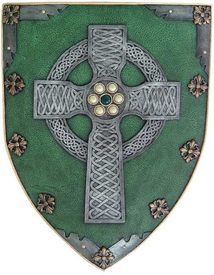 Щит викинга. Кельтский щит. Кельтский щит. Кельты искусство древних кельтов. Кельтский щит.