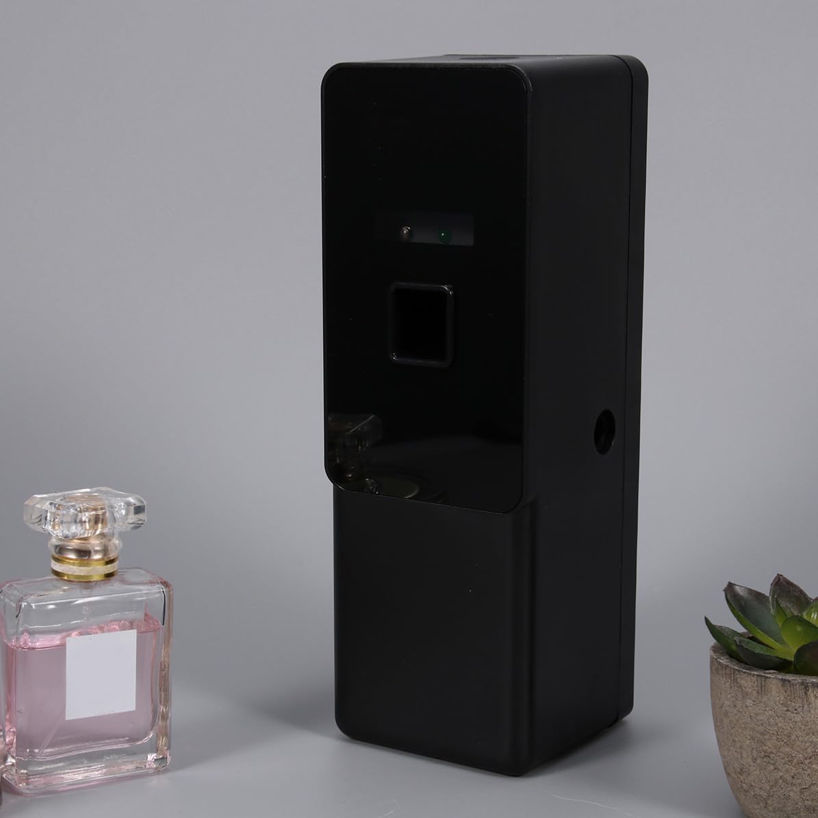 Automatischer Aerosolspender aus Abs in Schwarz für Toiletten