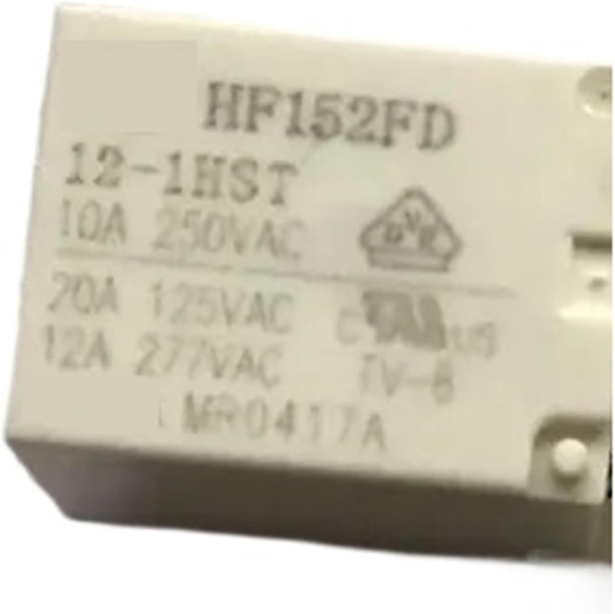Relé HF152FD/24-1HS 10A para solucionar fallos por sobrecarga eléctrica