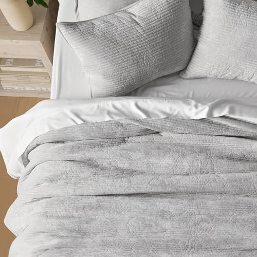 EverGrace Striped Channel Velvet Quilt Set, Queen Size, Frost Gray by EverGrace - Used condition - Image 4
