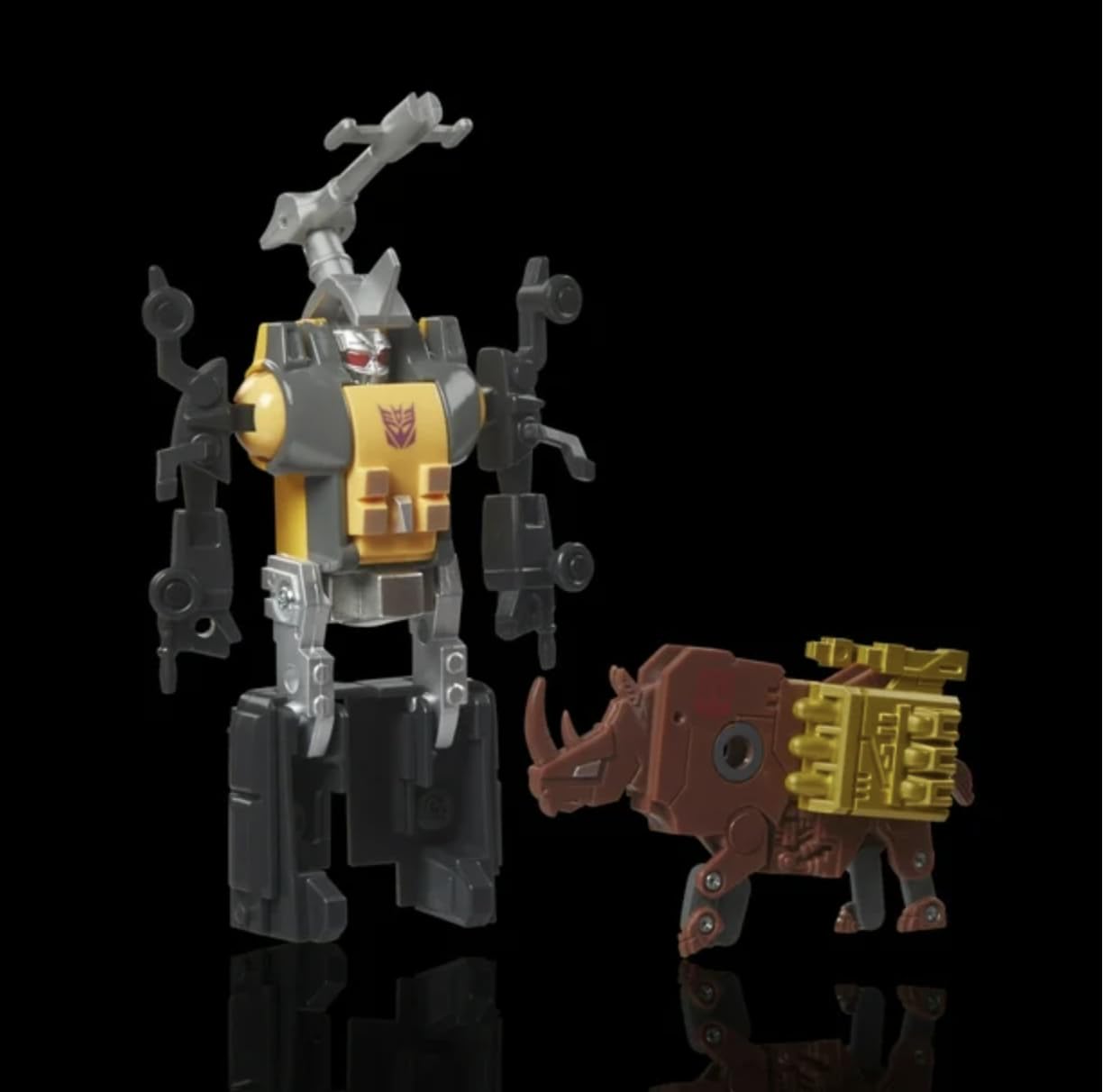 Amazon.com: Transformers Retro 40th Anniversary G1 Bombshell