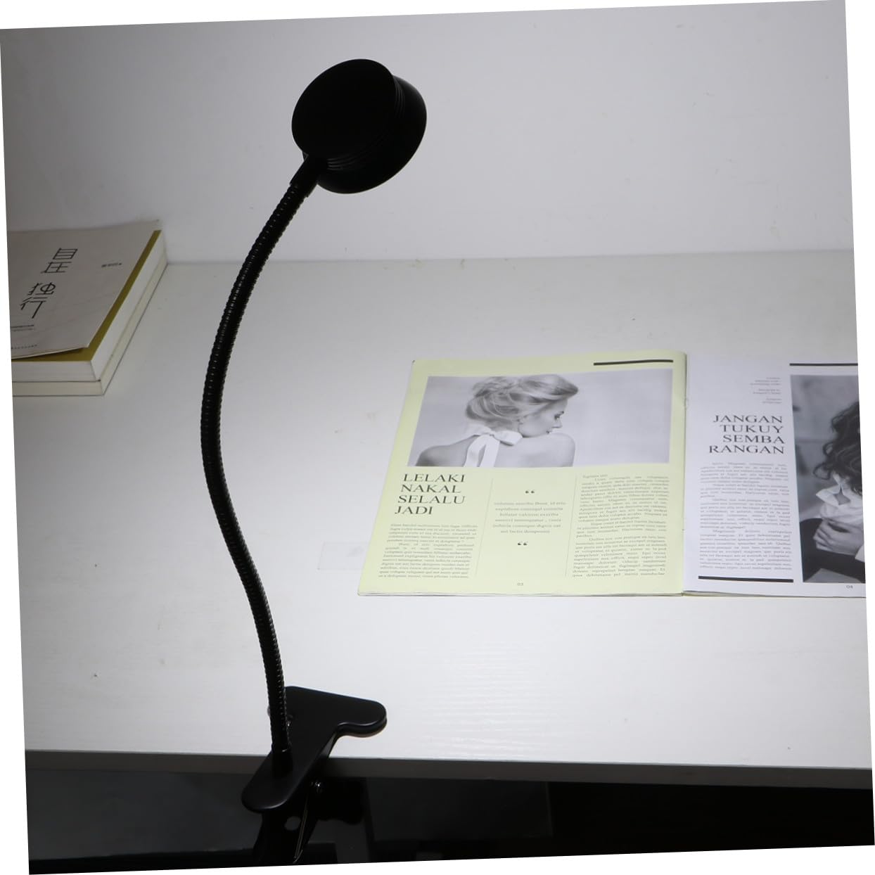 Lampada da Lettura LED a Clip 4w Collo Flessibile e USB | Doppia Regolazione 2 Livelli, Paralume per Uso Notturno, Cavo Incluso, Finitura Nero Metallo