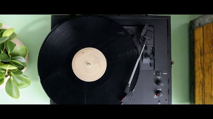 Amazon.com: Crosley CR8017A-DU Voyager Vintage Portable Vinyl