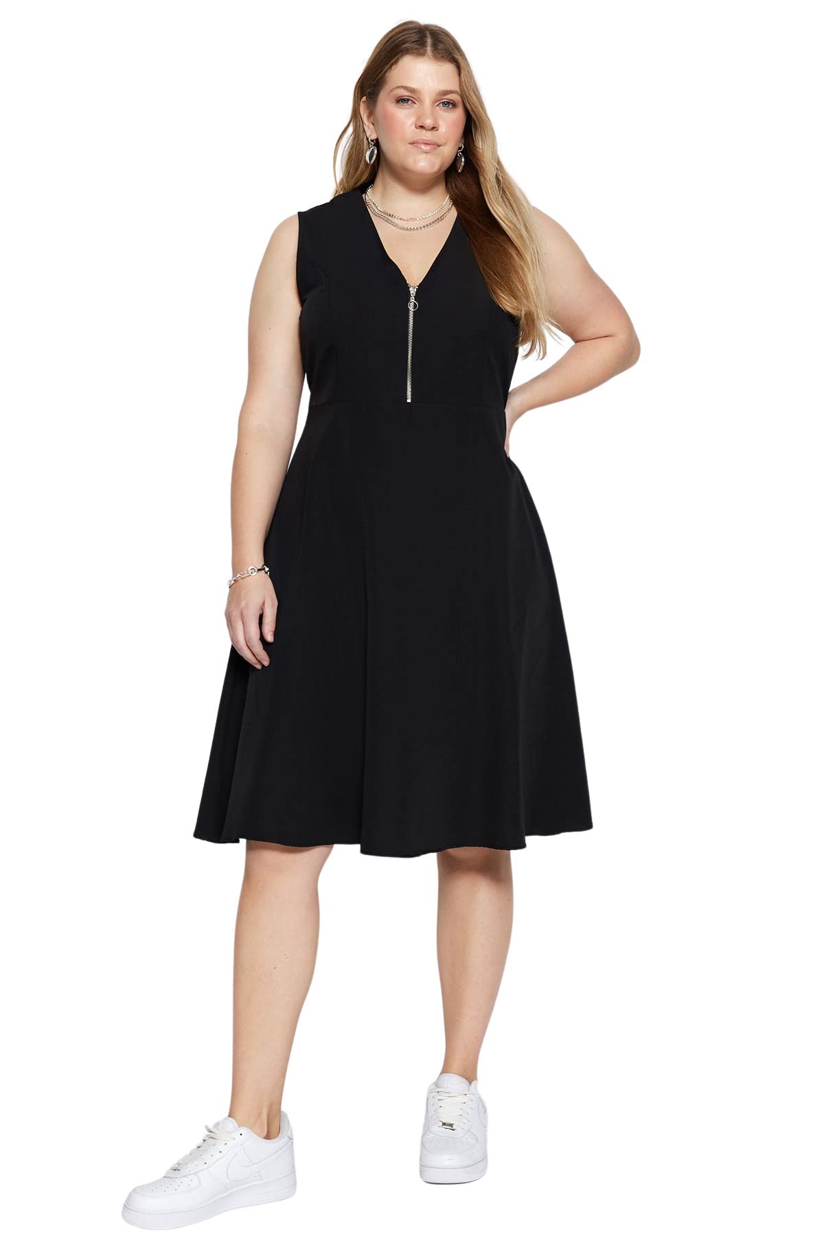 Trendyol Women Relaxed Fit Woven Plus Size Dress Mujer Maxi Skater Vestido de Talla Grande Tejido de Ajuste Relajado