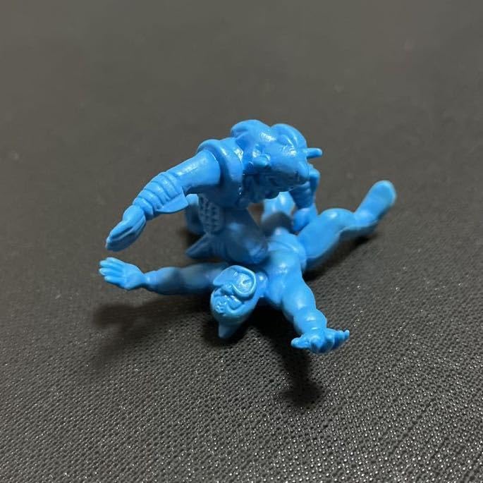 Amazon | キンケシ 復刻版2 キン肉マンVS悪魔将軍（地獄の断頭台） 青