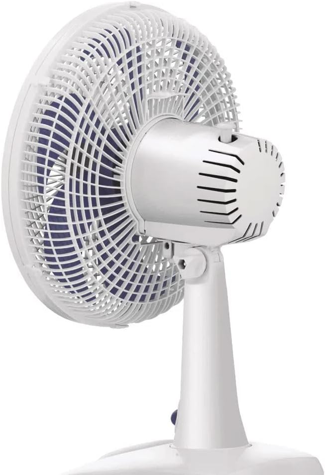 Imagem traseira do ventilador com fundo neutro.