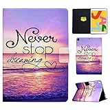 [Fonction Support] Coque ipad 7eme generation est équipée d'une rainure antidérapante intégrée pour régler le mode transversal Multi - angles. Un boîtier devient un support pratique pour vous détendre les mains et regarder confortablement le film.