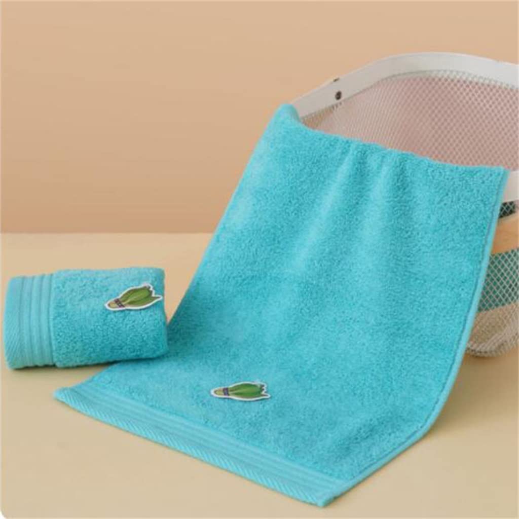 Il piccolo asciugamano in cotone lava un viso con l'acqua di aspirazione domestica e asciuga i capelli amanti non è facile far cadere i capelli for fare il bagno