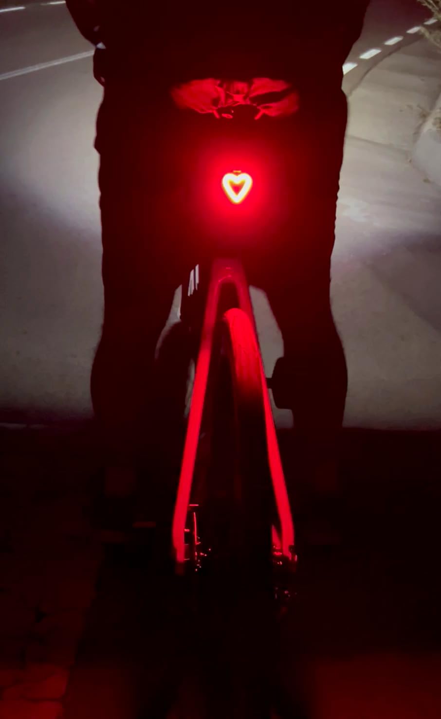 Coeur Eclairage arrière LED pour Vélo 5 Modes d'éclairage - Charge USB - Etanche IP64