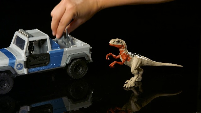 Amazon.com: Mattel Jurassic World Search 'n Smash Truck Set with