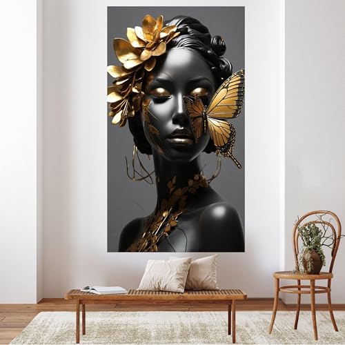 Portrait de femme en noir et or tableau papillon pour décoration scandinave