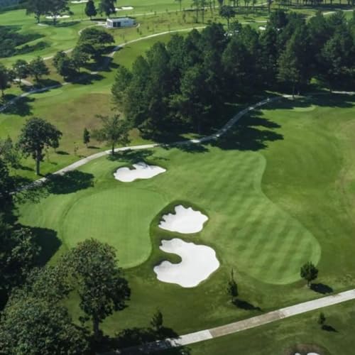 Page de couverture de Discover Best Golf Clubs in Indonesia: Sport & Relaxation