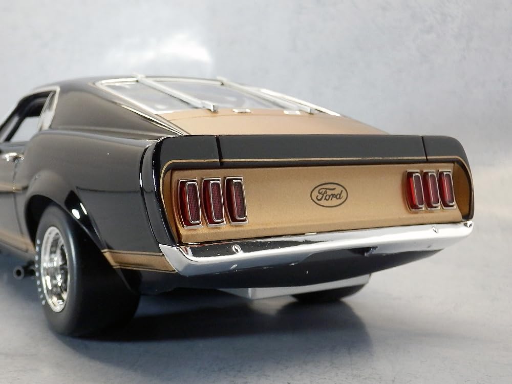 ACME 1969 Ford Mustang Boss 302 Smokey Yunick 1:18 - Voiture De Sport Noire - Moulée Sous Pression - Neuf