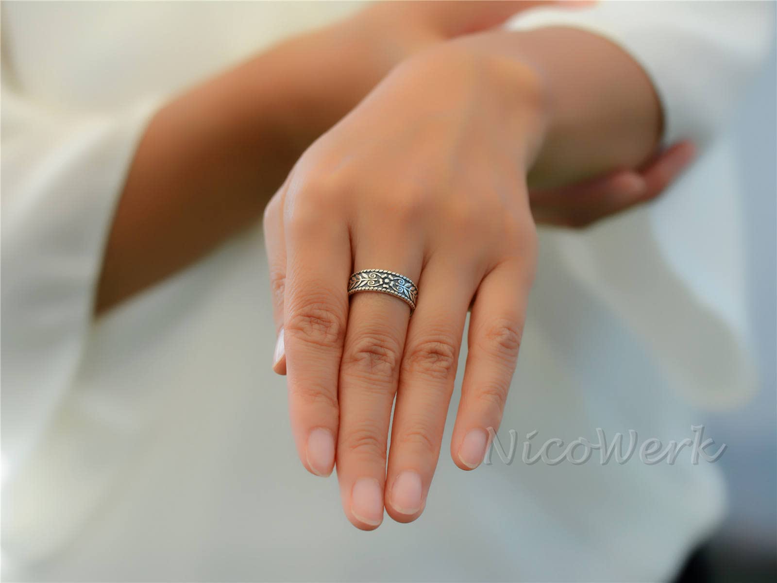 NicoWerk Anillo de plata de mujer vintage hecho en plata de ley 925 anillo de banda ennegrecida rama de olivo con patrón abierto ajustable SRI803