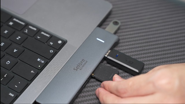 Amazon.co.jp: Selore&S-Global: MacBook向けハブ