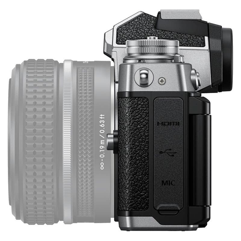 Kit Photo Personnalisé crée à l'aide de NIKON Z FC + Z 28mm f/2.8 SE + Sac + Carte SD