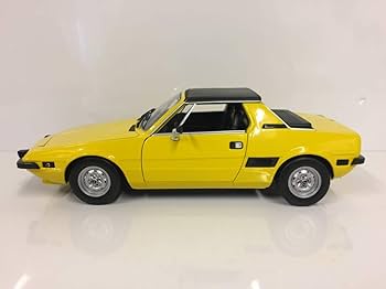 MINICHAMPS FIAT X1/9 1974 グリーン 1:18 MINICHAMPS 100121661 Fiat X1/9 1974 Green model car