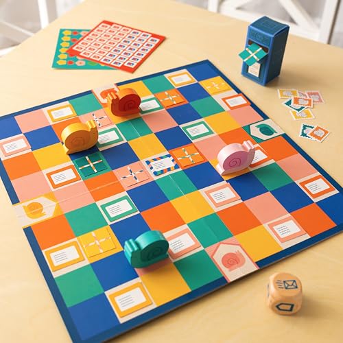 Petit Collage: Snail Express – Juego educativo ecológico para niños de 4 años en adelante – Incluye caracolas de madera FSC, pegatinas, paquetes y buzón – Favorito para las noches de juegos familiares – Juego de carreras de correo miniatura 5