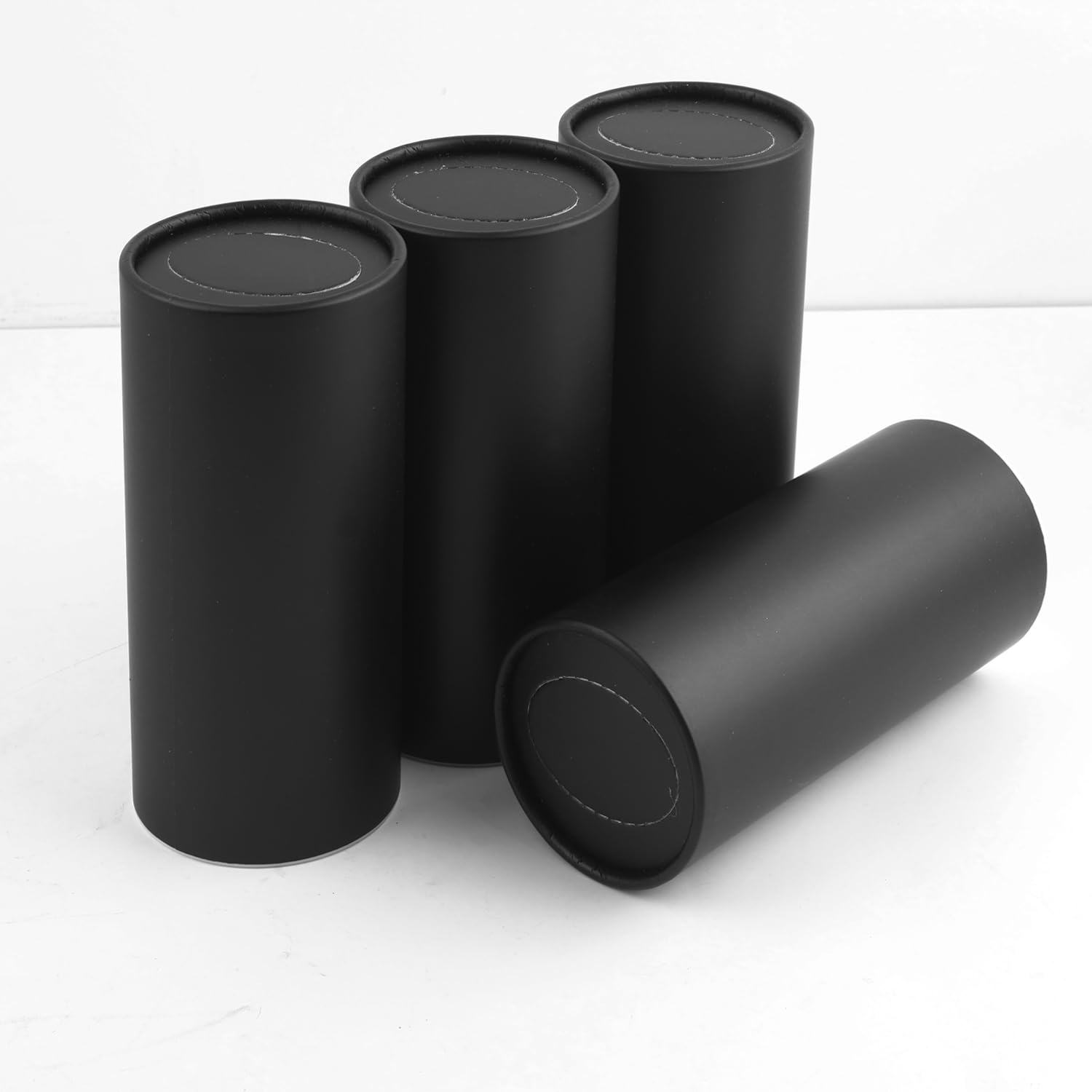 Lot de 4 porte-mouchoirs rétractables pour voiture, cylindriques rechargeables avec 30 pièces par boîte, boîte à mouchoirs multifonction pour voitures comme poubelles et porte-stylos (noir)