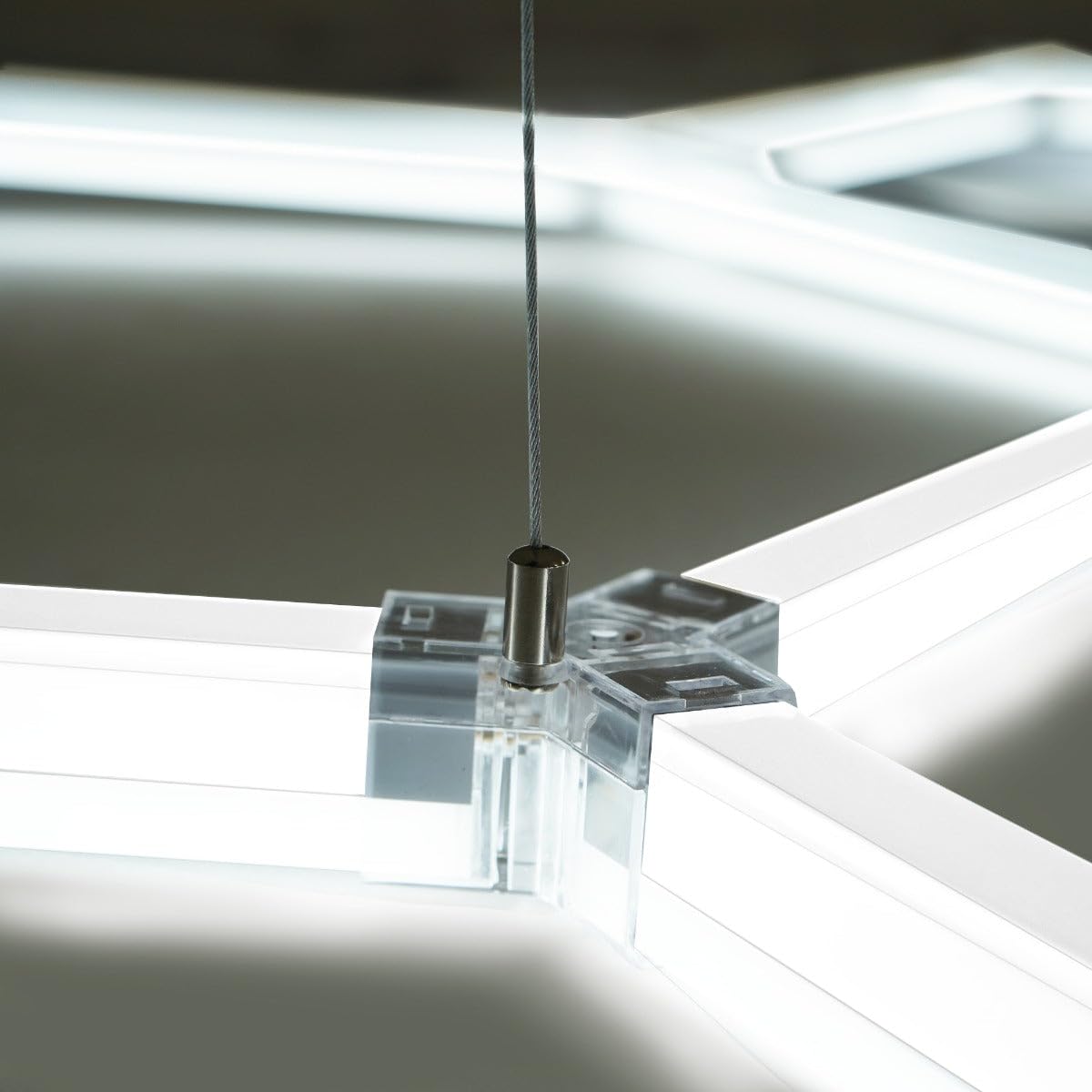 Hexagon LED Lampe 14 Leuchten & Gestell | Autogarage Werkstatt Fitnessstudio Salon Ausstellungsraum Lager | Modulares Waben Design | Weiß 700-1700 Lumen 6000K Farbtemperatur [INKL. 3 Montageoptionen]