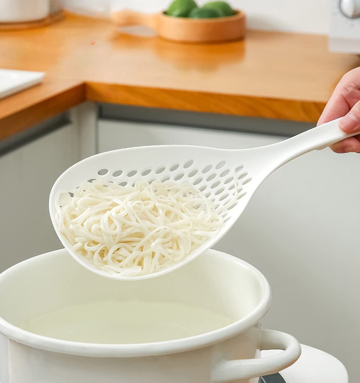 Plastic Strainer Colander Liquid Filter High-Temperature Resistant (1 Pc) Long Handle