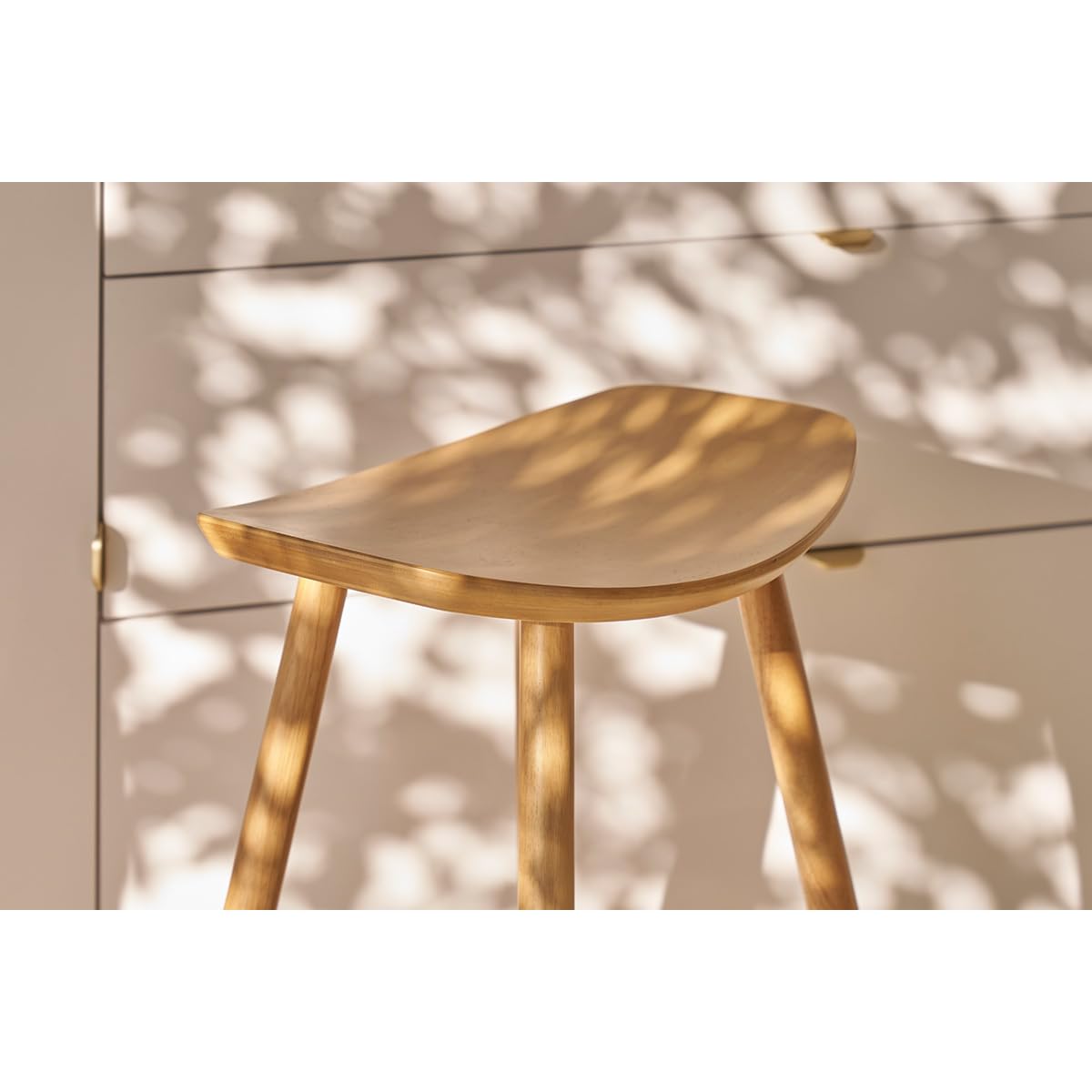 Miliboo Taburete de bar de diseño de madera ligera 65 cm DEMORY