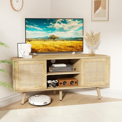 UNDUSLUY Corner TV Stand for 55 inch TV, Corner Entertainment Center with Storage, Boho Media Console with Rattan Doors, Solid Wood Feet, 2 Cord Holes, for Living Room, Natural