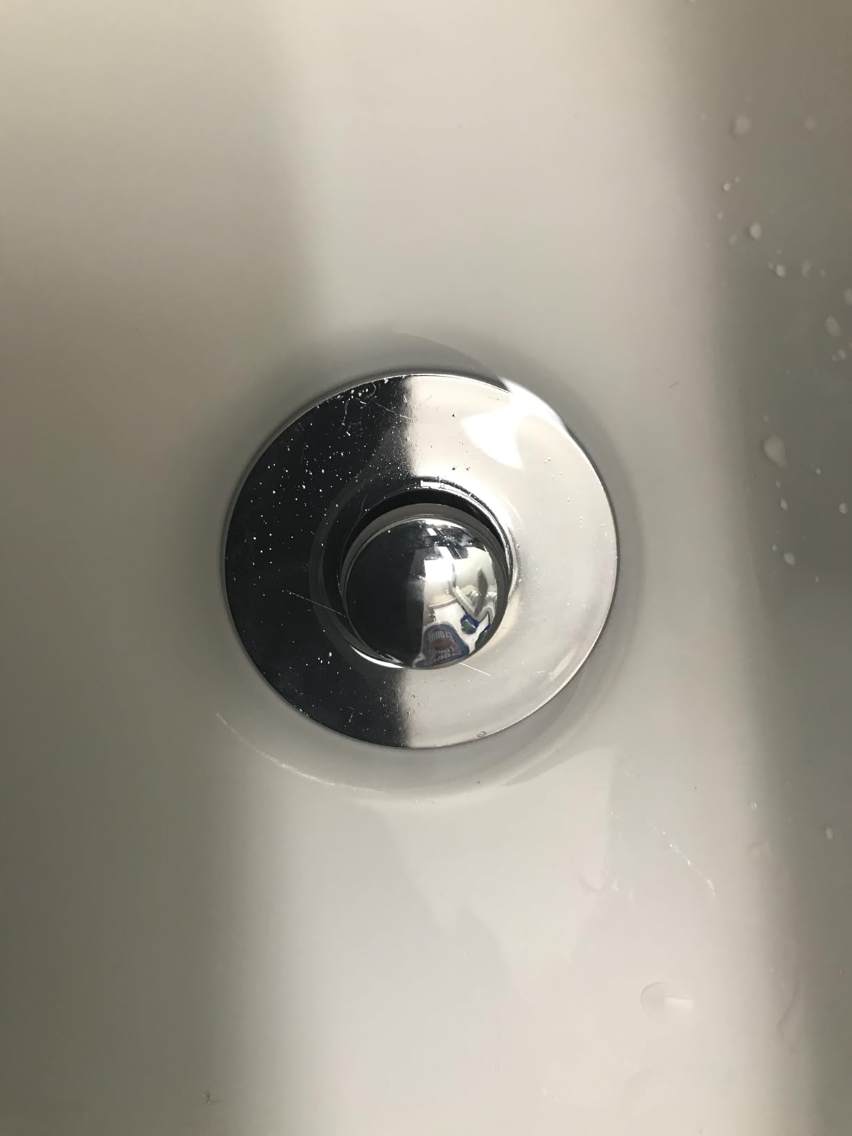 Bathroom sink drain strainer