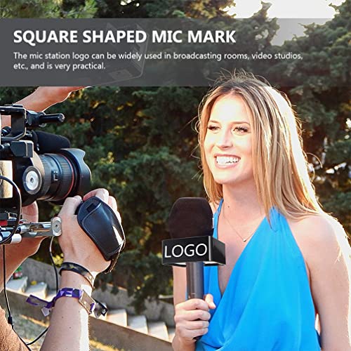 ARTIBETTER 2pcs Triângulo portátil Cubo quadrado de entrevista logotipo Mic Mic Flag Station Logos