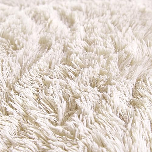 Catherine Lansfield Cuddly Deep Pile Faux Fur Super King Duvet Cover Set with Pillowcases Cream - Image 4