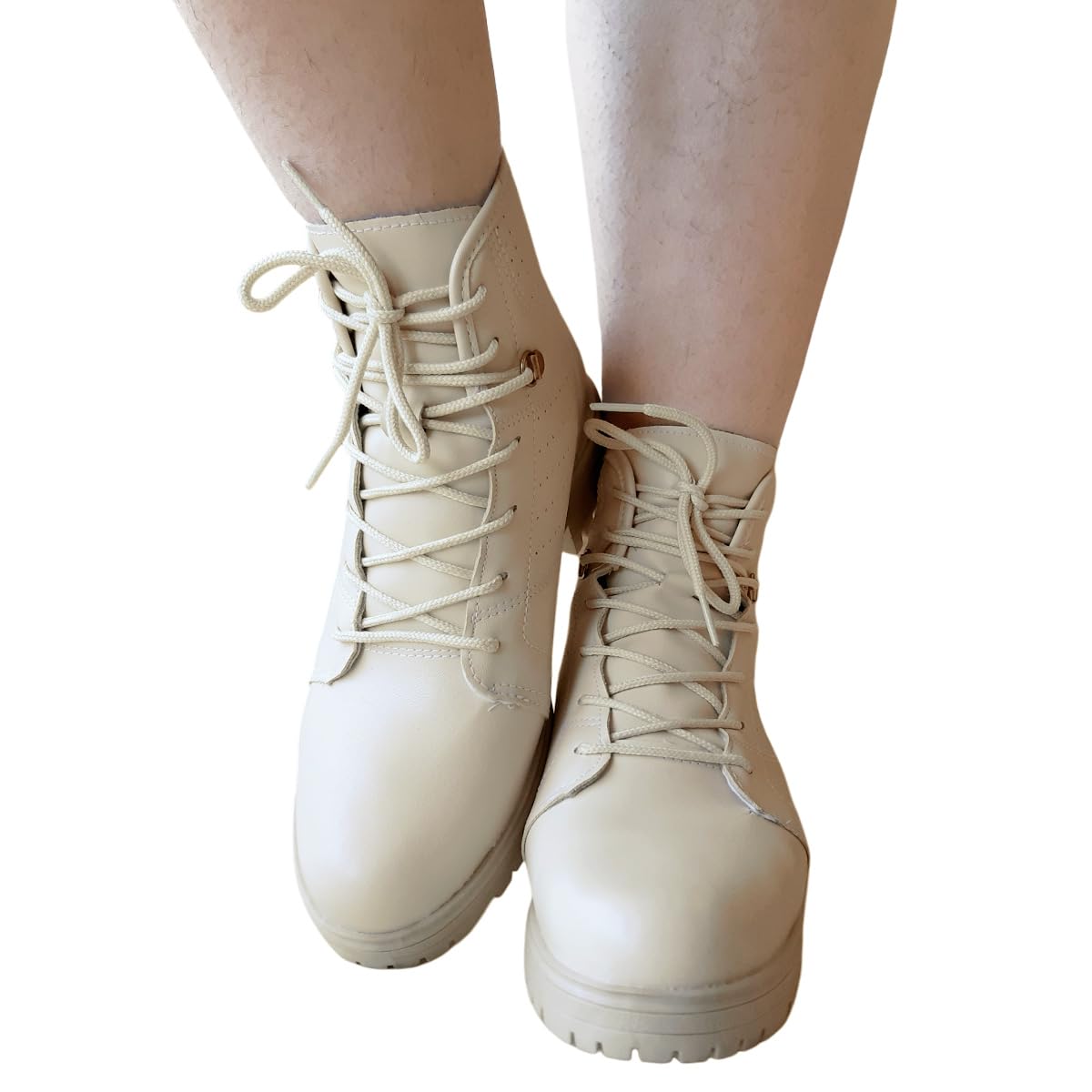 Bota Feminina Mississipi Coturno Salto Baixo Tratorada em promoção! Veja a oferta e mais achadinhos de Botas 9 Hoje é o melhor dia para comprar Bota Feminina Mississipi Coturno Salto Baixo Tratorada com aquele preço maroto! Promoção! Aproveite a oferta! 9