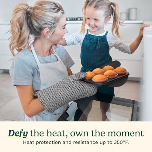 Image of Cuisinart Heritage Kitchen Oven Mitts, Heat-Resistant, 2-Pack, 7 inchx13 inch