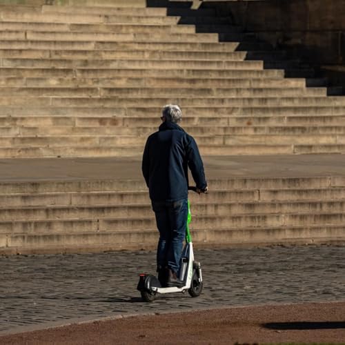 Qu&eacute; supone el futuro seguro obligatorio de los patinetes el&eacute;ctricos