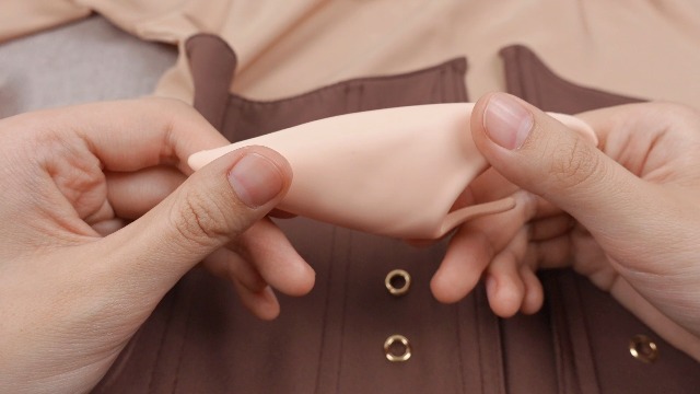 Disfraz completo renacentista mujer con accesorios miniatura 7