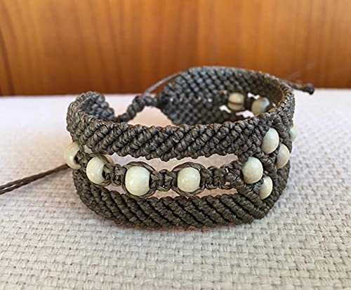 Pulsera macramé gris hecha a mano con hilo encerado y cuentas cristal mate azul Cierre ajustable
