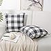TSZRJ Fodere per Cuscini in Cotone e Lino Federa Quadrata, 18" x 18" Copricuscino Plaid di Buffalo, con Pom-poms, Cerniera Invisibile, per Decorazione Casa, Divano Letto Auto, 4 Pezzi