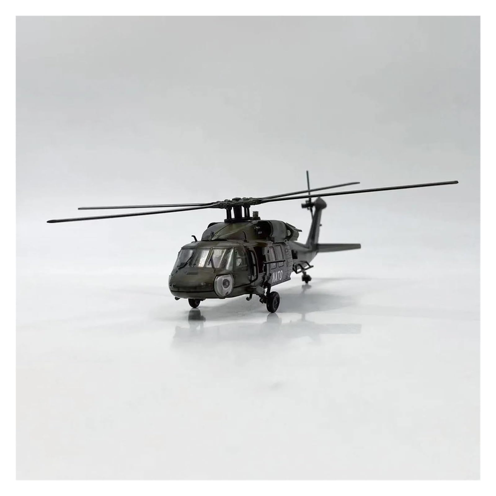 Amazon.co.jp: 飛行機模型飛行機おもちゃの飛行機模型 1:72 スケール