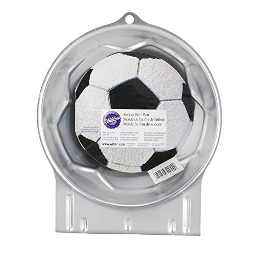 Wilton Kuchenform mit Fußball-Motiv, 22 x 9 cm