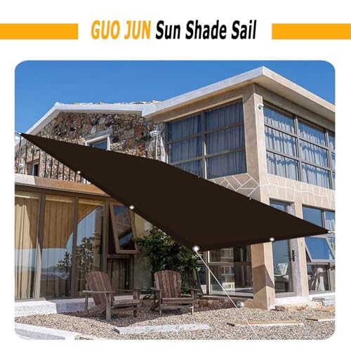 Toldo vela de sombra para comer en el jardín protegidos del sol este verano 5