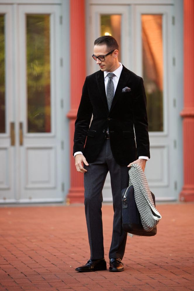 Wangyue Men's Velvet Blazer Jacket Slim Fit Two Button Tuxedo Suit Blazer for Wedding Prom Dinner Party4