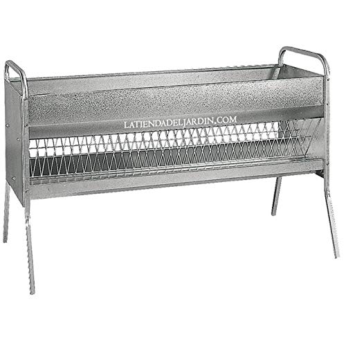Suinga Forgiera per mangime ovini. Dimensioni 200 x 75 x 128 cm. Capacità 110 kg. Realizzata interamente in lamiera zincata che offre una grande resistenza e durata.