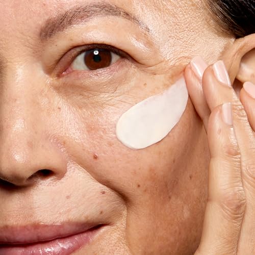 No7 Restore & Renew Multi Action Face & Neck Cream - Anti Aging Face Moisturizer with SPF 30 - Helps to Firm & Hydrate Crepey Skin - Formulated with Hyaluronic Acid, Peptides & Ceramides (1.69 Oz) - Image 6